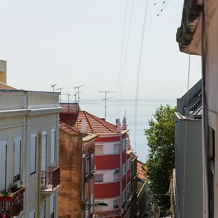 Apartamento Authentic Graca - Cozy Flat With Local Soul *