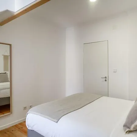 Charming Apartment- Authentic Experience In Graca * Lisboa