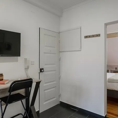 Charming Apartment- Authentic Experience In Graca Lisboa