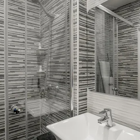 Apartment Authentic Graca - Cozy Flat With Local Soul