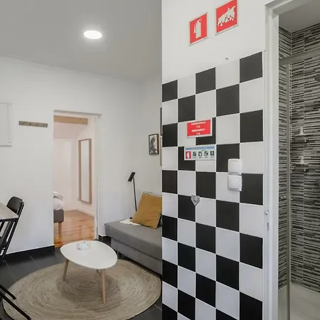 Daire Authentic Graca - Cozy Flat With Local Soul *